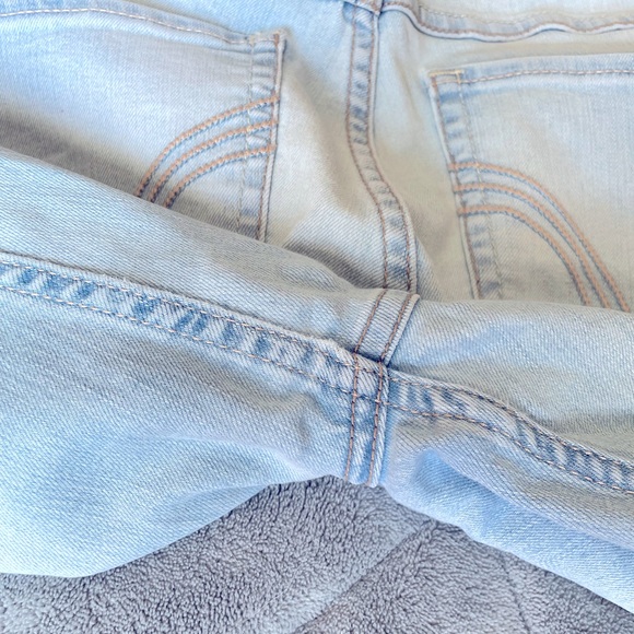 Hollister super skinny high rise size 11/30 - Picture 9 of 9